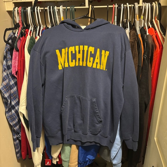 Gildan Tops - Michigan hoodie
